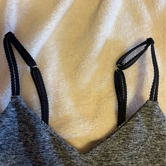 NWT {Beyond Yoga} Sports Bra XS Women’s Lace Heather Gray Adjustable Straps Soft - Picture 8 of 8